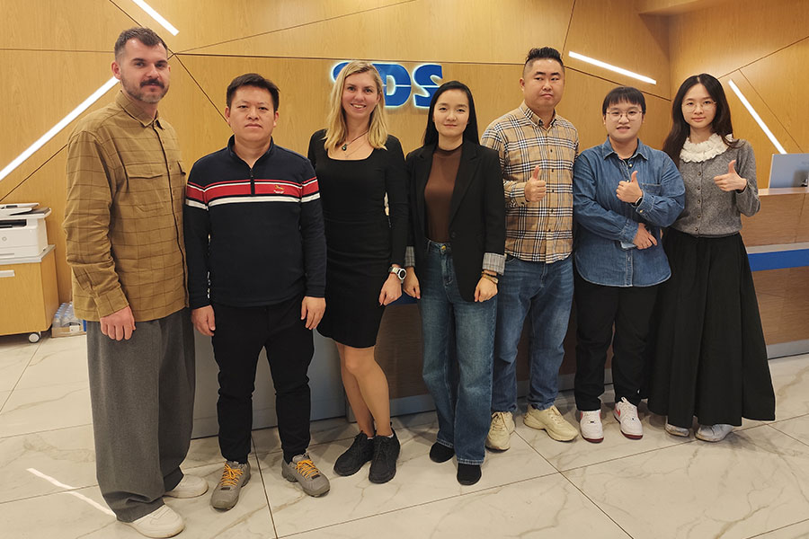 XLY team with an SMT manufacturing customer